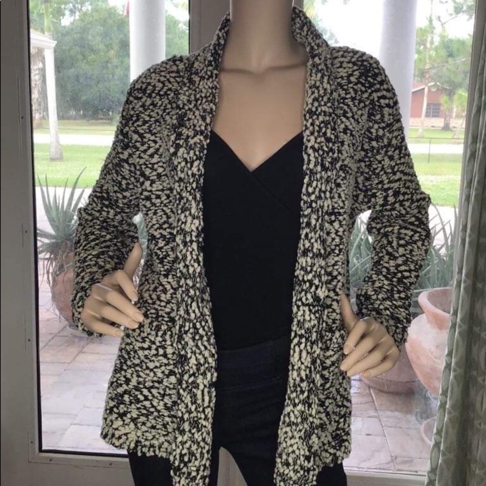 BLACK IVORY CARDIGAN - Picture 10 of 12